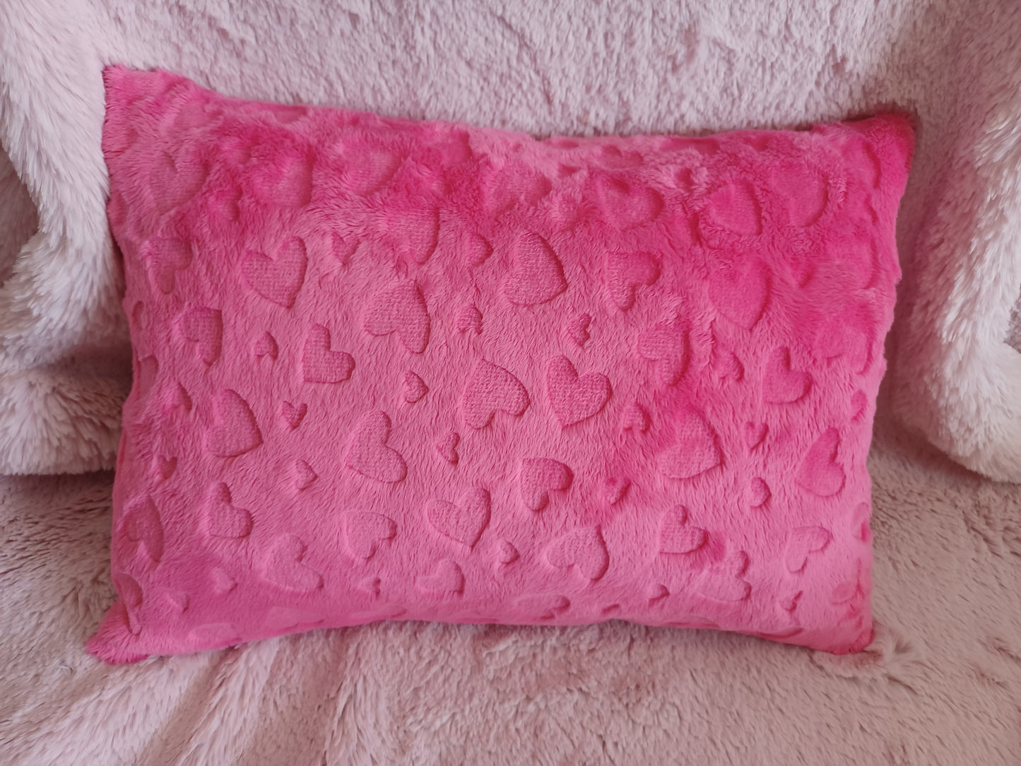 12x16 fuzzy embossed hearts fuchsia