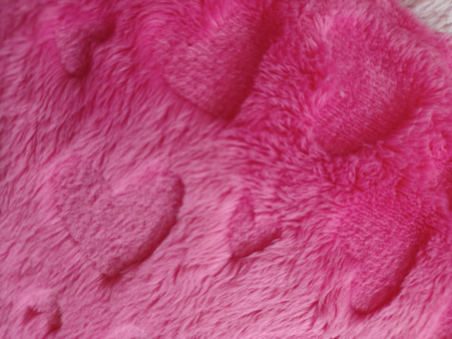 12x16 fuzzy embossed hearts fuchsia