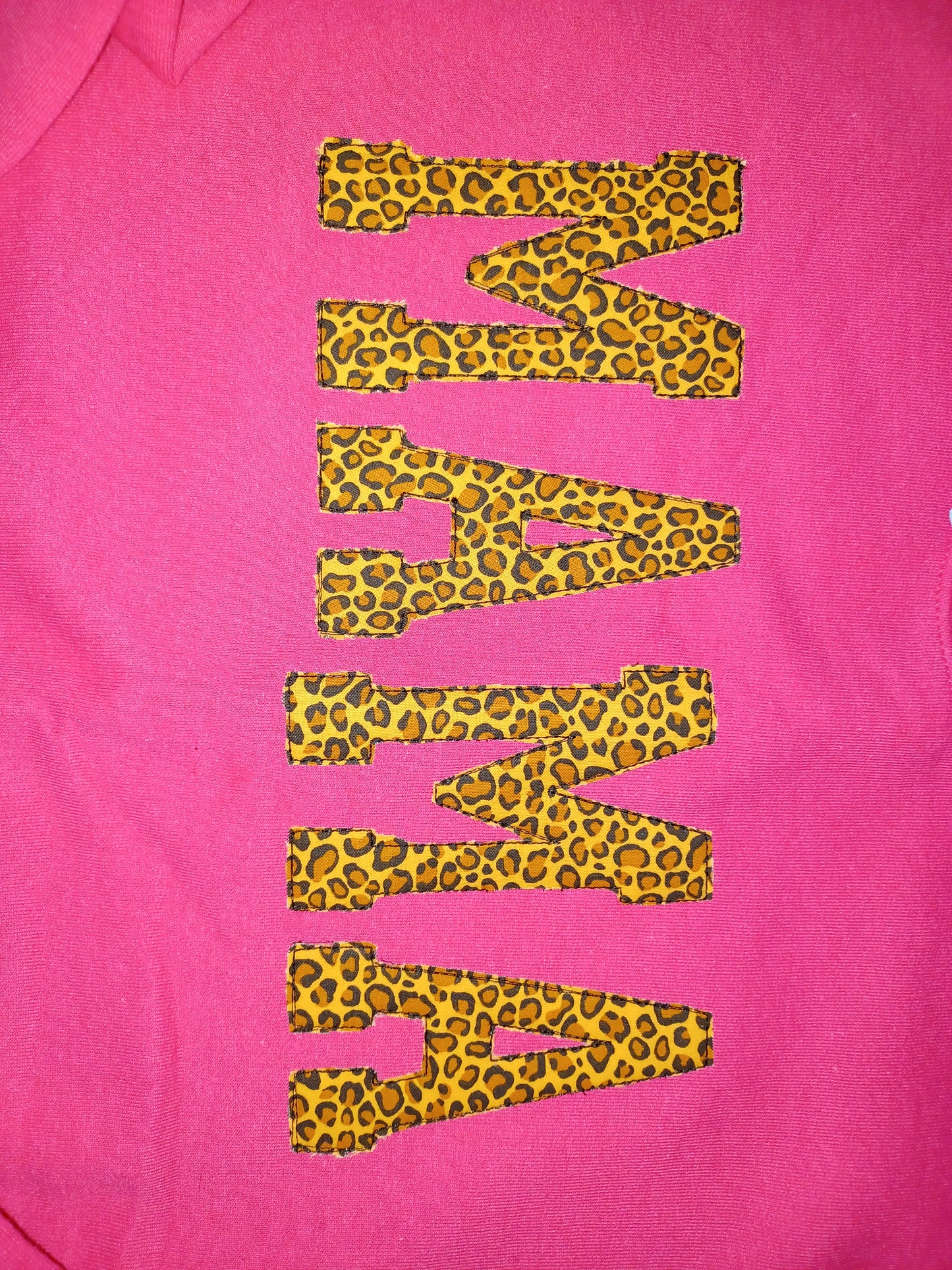 Size L Mama sweatshirt pink (slight flaw)