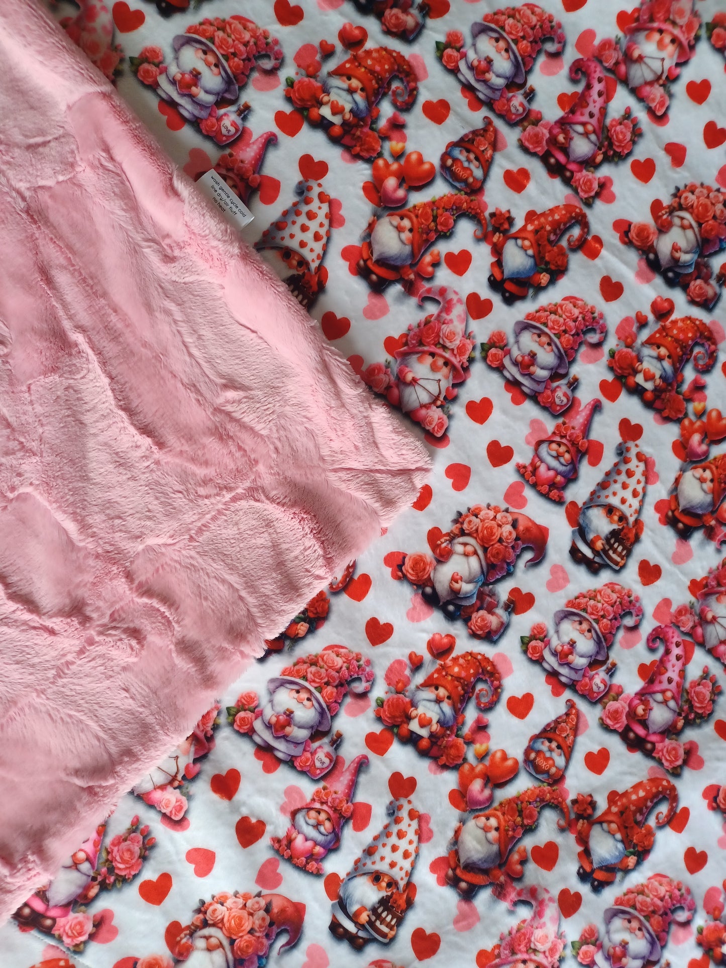 60x55 valentine's gnomes on bubblegum hide